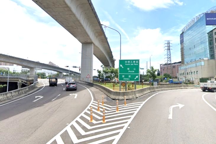 幼獅交流道挑高廠房